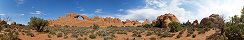 Skyline Arch in Arches National Park (Utah, USA)